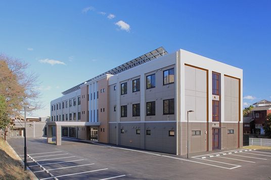 新しい建物の外観