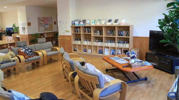 静かで快適なラウンジ