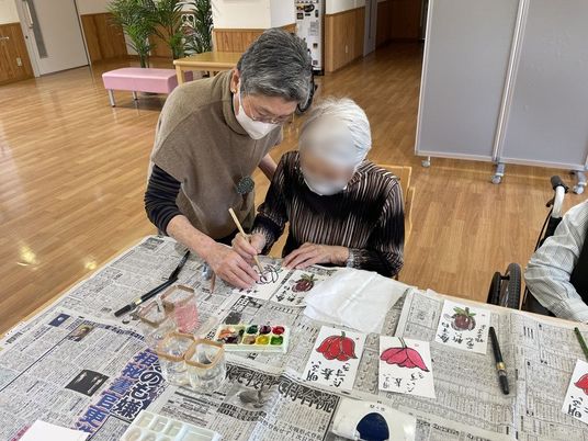 アート活動を楽しむ室内