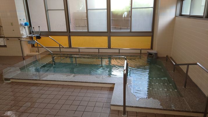 広々とした浴室