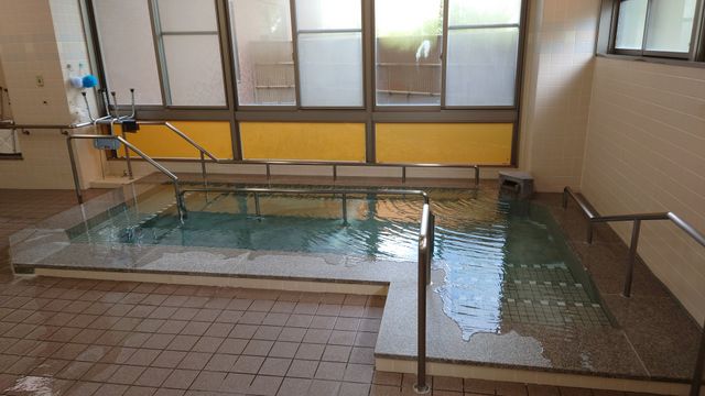 広々とした浴室