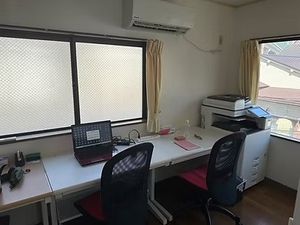 明るい作業スペース  