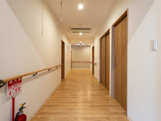 清潔で明るい廊下
