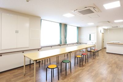 自然光が差し込む明るいスペース