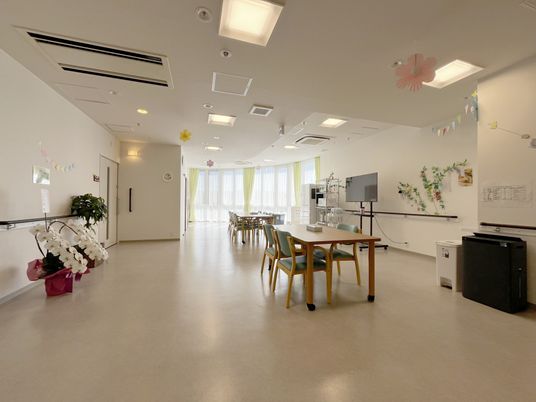 広々とした明るいリビング