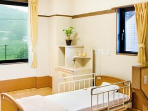 明るい個室の居室  
