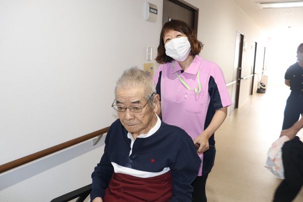 スタッフと利用者の廊下