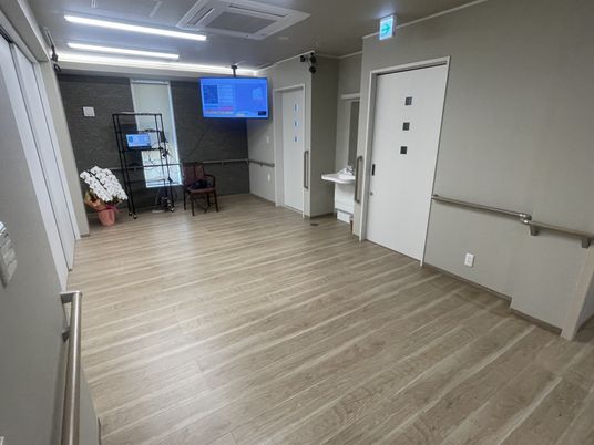 広々した廊下