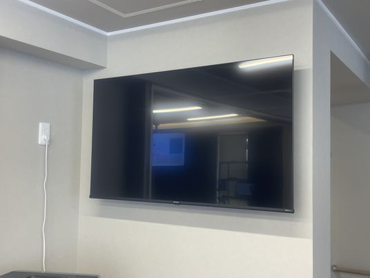 壁掛けテレビのロビー