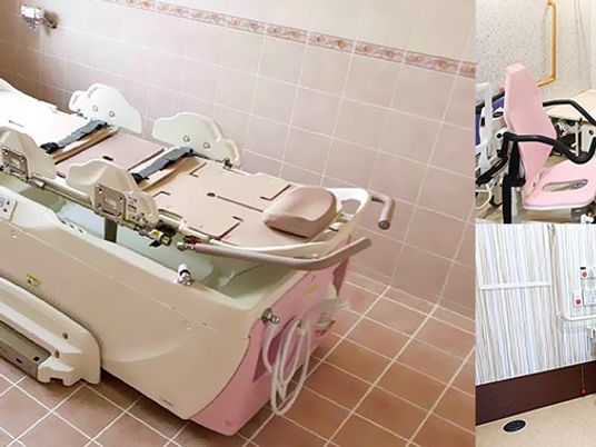 入浴用リフトの浴室  