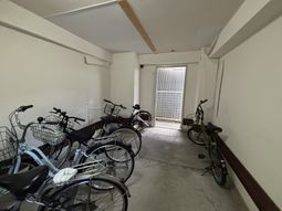 自転車置き場の空間