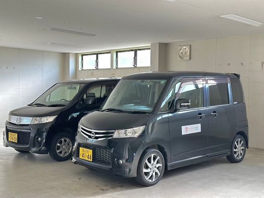 駐車場の車