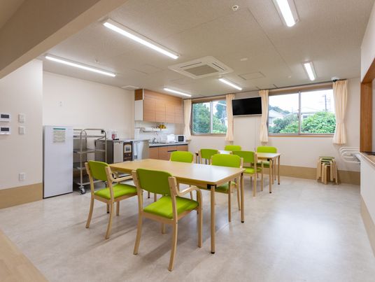 明るいダイニングルーム