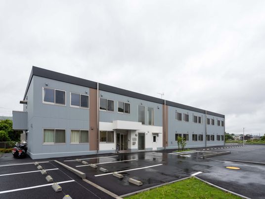 二階建ての建物外観