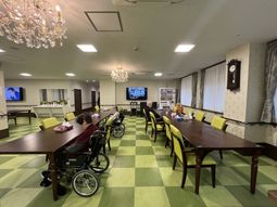 広々としたダイニングルーム