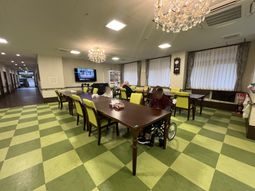 広々としたダイニングルーム