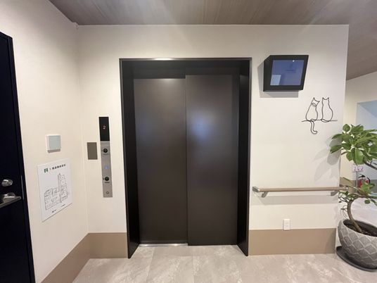 エレベーター入口