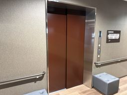 便利な移動手段エレベーター