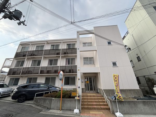 入り口のある建物
