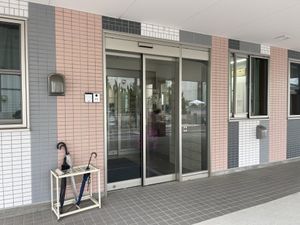 入口ドア前の風景