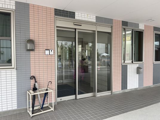 入口ドア前の風景