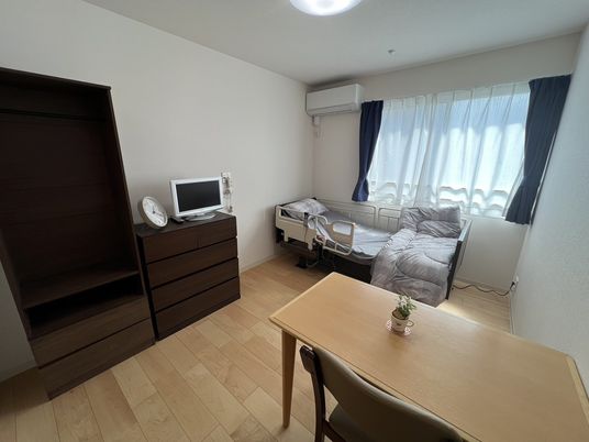 家具付きの居室