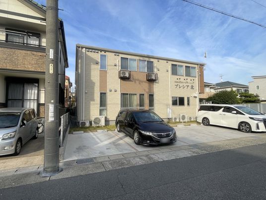 駐車場のある建物
