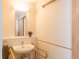 清潔感のある洗面台の様子