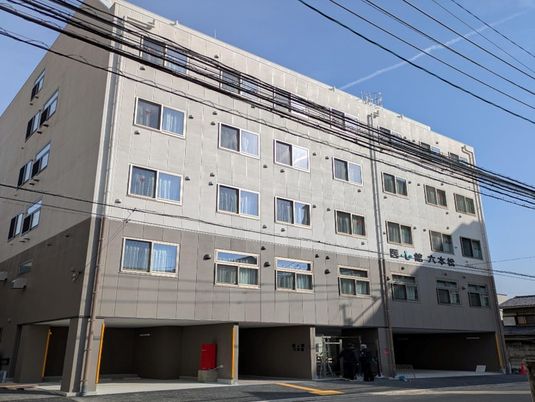 高層の建物の外観