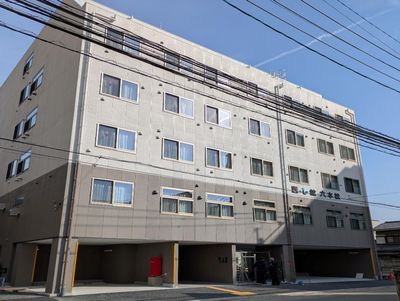 高層の建物の外観