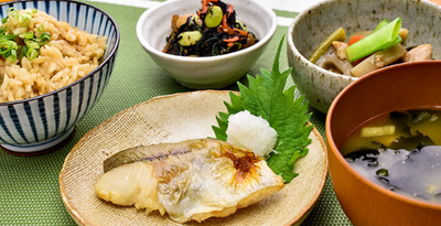 和風定食の食事