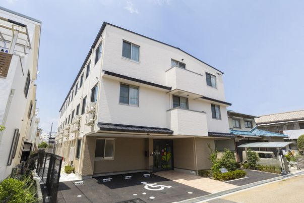 穏やかな外観