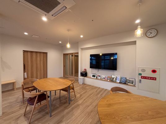 落ち着いた雰囲気の部屋