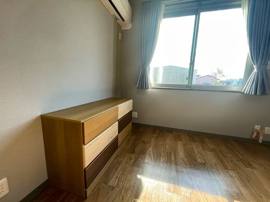 日差しが入る居室