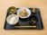 食事トレーの料理  
