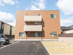 駐車場付き建物外観