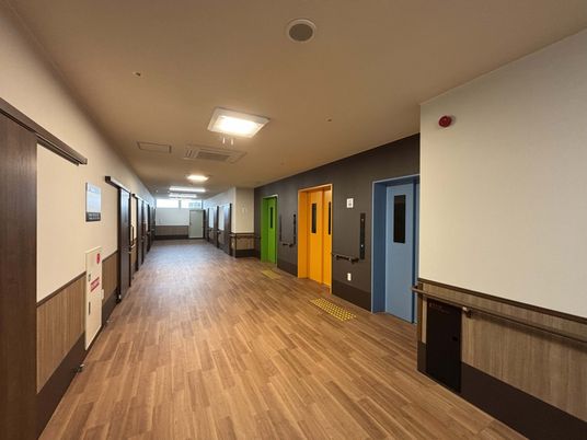 色鮮やかな廊下