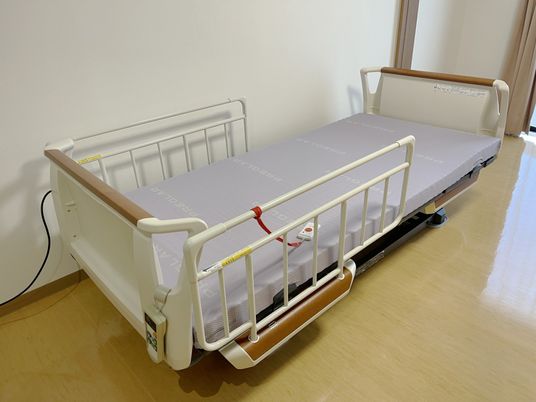 快適な居室のベッド