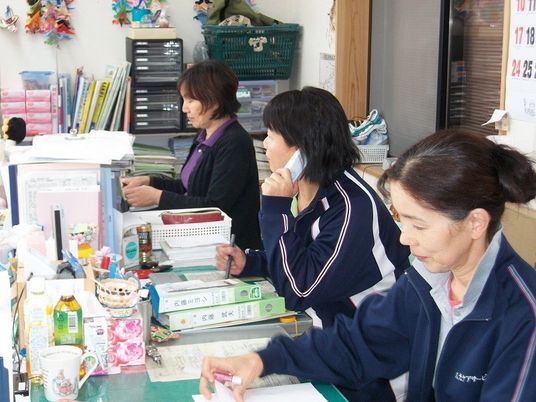 スタッフが作業する様子