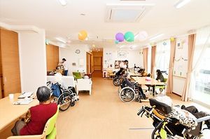 広々としたラウンジ