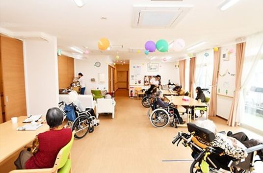 広々としたラウンジ