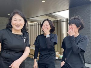 笑顔のスタッフ外観