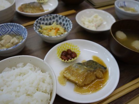 美味しそうな食事