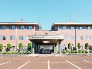 正面玄関の外観  