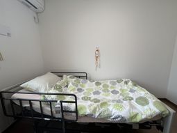 広い介護用ベッドの居室
