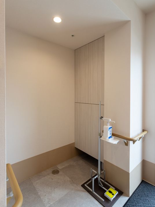 シンプルな造りの廊下