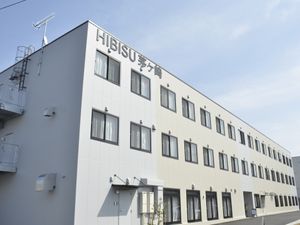 開放的な建物の外観