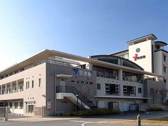 広々とした外観