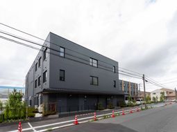 親しみやすい建物の外観