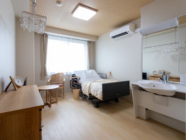 広々とした居室 居室 自然光がたっぷりと入る居室です。リラックスできる空間で、働きたい方に最適です。